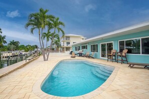 Pool - Yellowtail for Dinner  Ground-Level Waterfront 3BR Home with Pool & Dock on the Gulfside (Marathon)