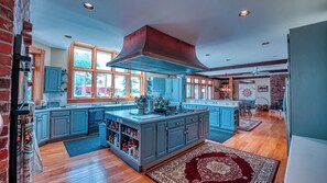 Unclassified image, 2 of 50, button