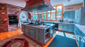 Fridge, oven, stovetop, coffee/tea maker - Cape Rosier, Maine 6 bedroom estate on Penobscot Bay. West views over Camden the hills (Brooksville)