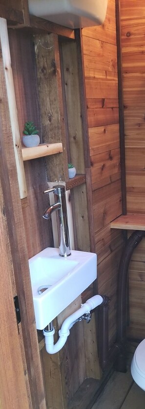 Hair dryer, towels, soap, shampoo - Emerald Forest Treehouse - From Treehouse Masters (Redmond)