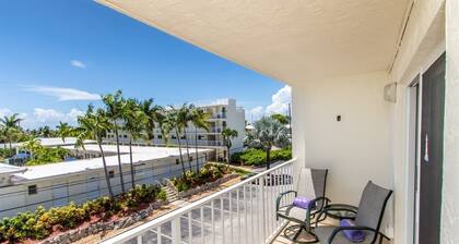 Comfy Condo 1bed/1bath nightly condo with pool