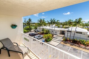 Unclassified image, 5 of 17, button - Comfy Condo 1bed/1bath nightly condo with pool (Marathon)