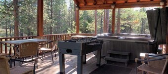 24 Miles to Yellowstone ~ Hot Tub ~ Wi-Fi