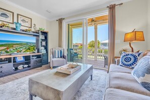 TV - Casa De Tiki is a spacious 4-bedroom, 3-bathroom half duplex located just minutes from the stunning Sombrero Beach. (Marathon)
