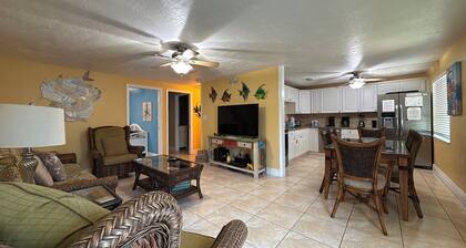 Tropical Oasis Home Key Colonyssa 3 makuuhuonetta 2 kylpyhuonetta Cabana Clubilla!