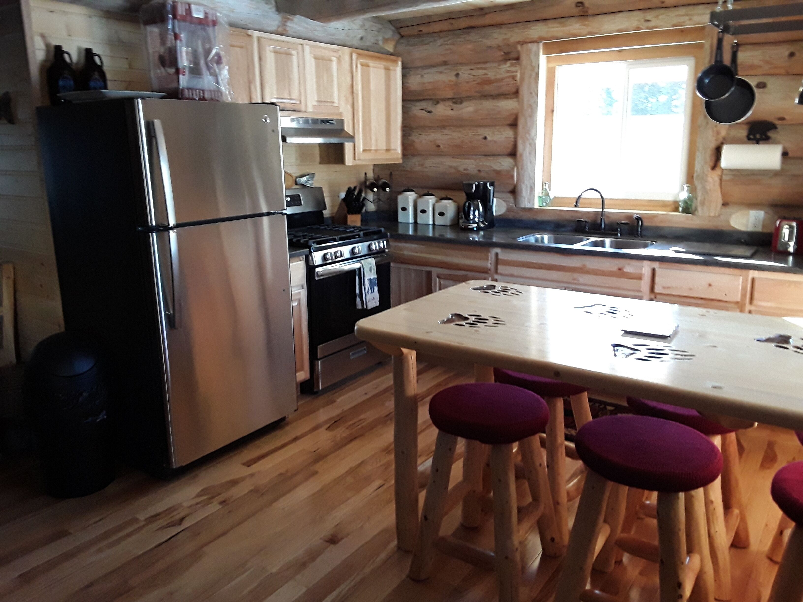 Alaskan Wooden Bear Cabins - Denali Cabin