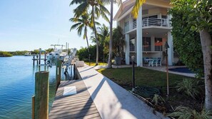 Unclassified image, 2 of 49, button