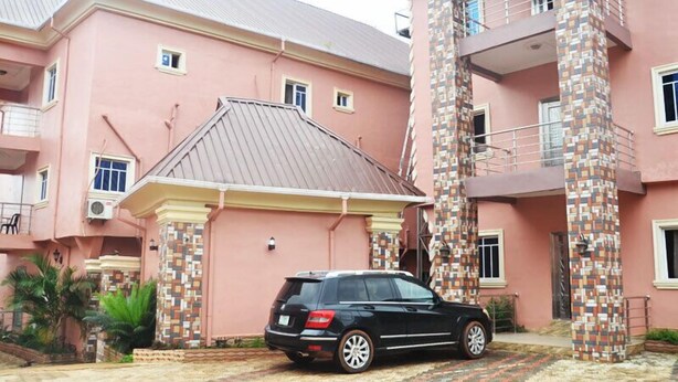 Front of property - CHIBON HOTEL AND SUITE (Oba)