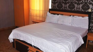 Business Single Room | Interior entrance - CHIBON HOTEL AND SUITE (Oba)
