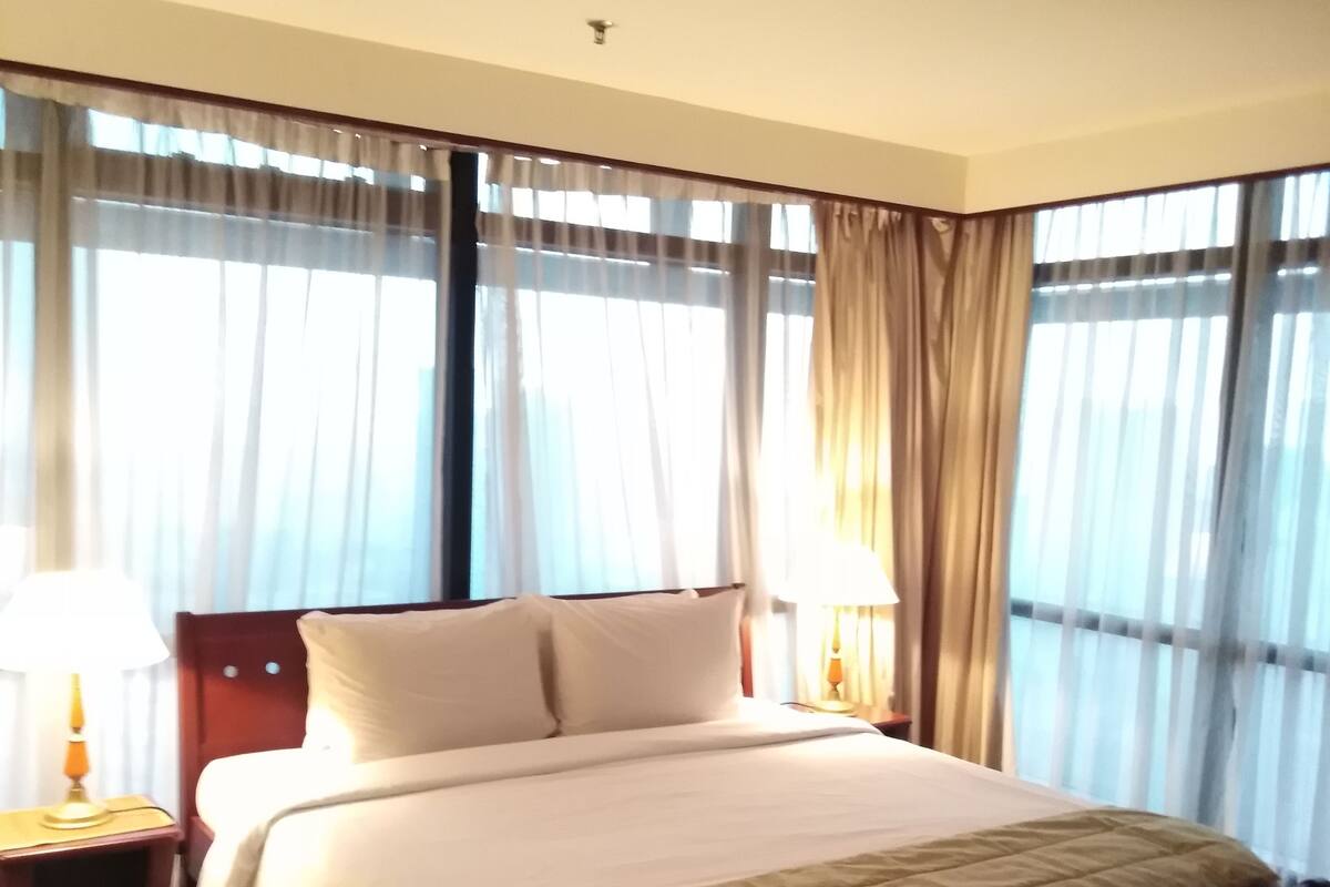 Family Apartment | 1 bedroom, in-room safe, desk, soundproofing
