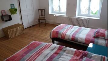 3 chambres, fer et planche Ă repasser, Wi-Fi, draps fournis