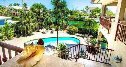 Beachy Keen House 3/2 Water View Pool Home with Dock