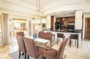 Unclassified image, 2 of 50, button