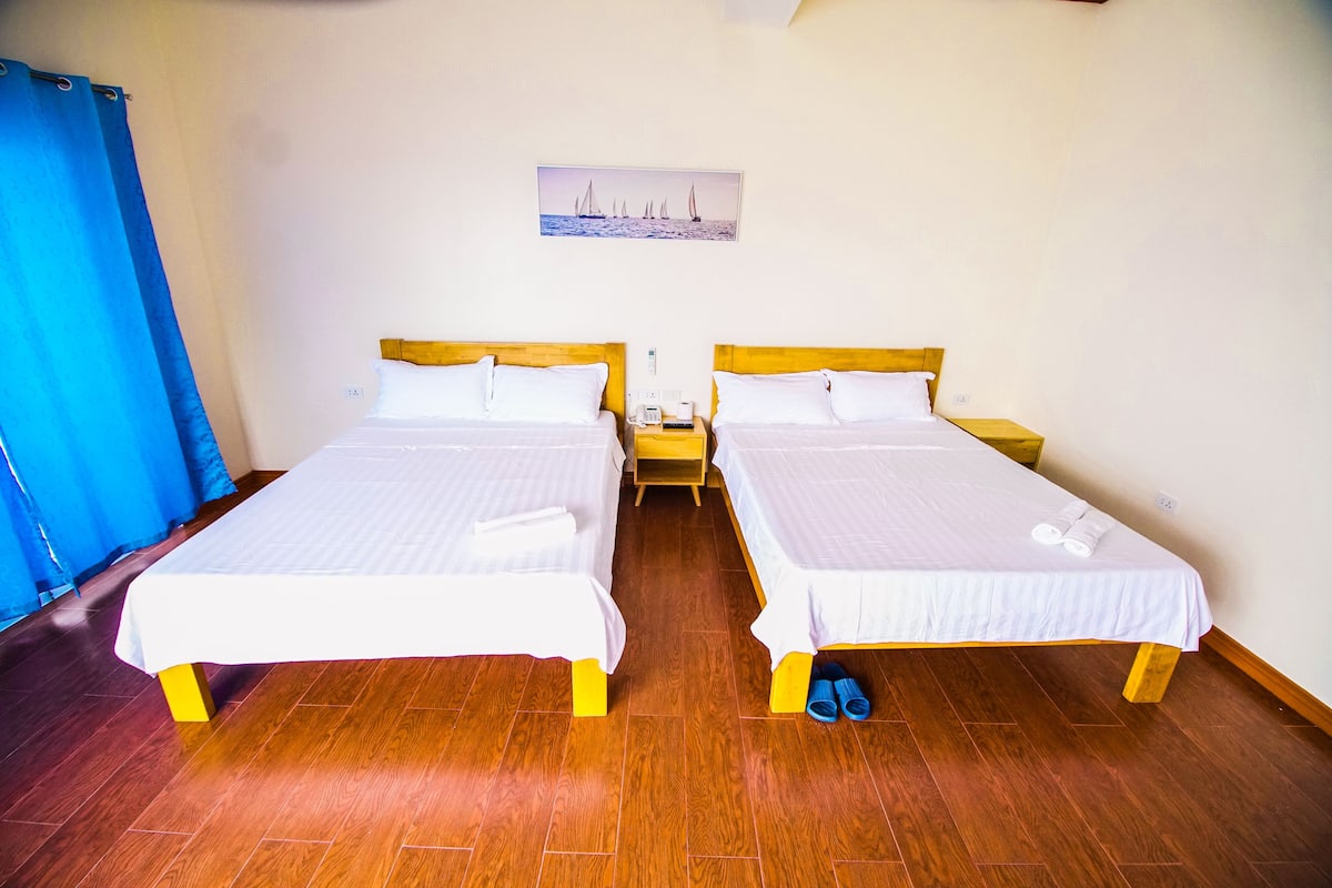 Standard Twin Room | In-room safe, desk, rollaway beds (surcharge), WiFi (free)