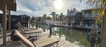 Blue Marlin 2/2 Pool home with 35` Dock Easy Access to Atlantic
