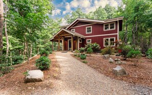 Exterior - Bearwallow Retreat Atop Bearwallow Mountain (Hendersonville)