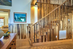 Interior - Bearwallow Retreat Atop Bearwallow Mountain (Hendersonville)