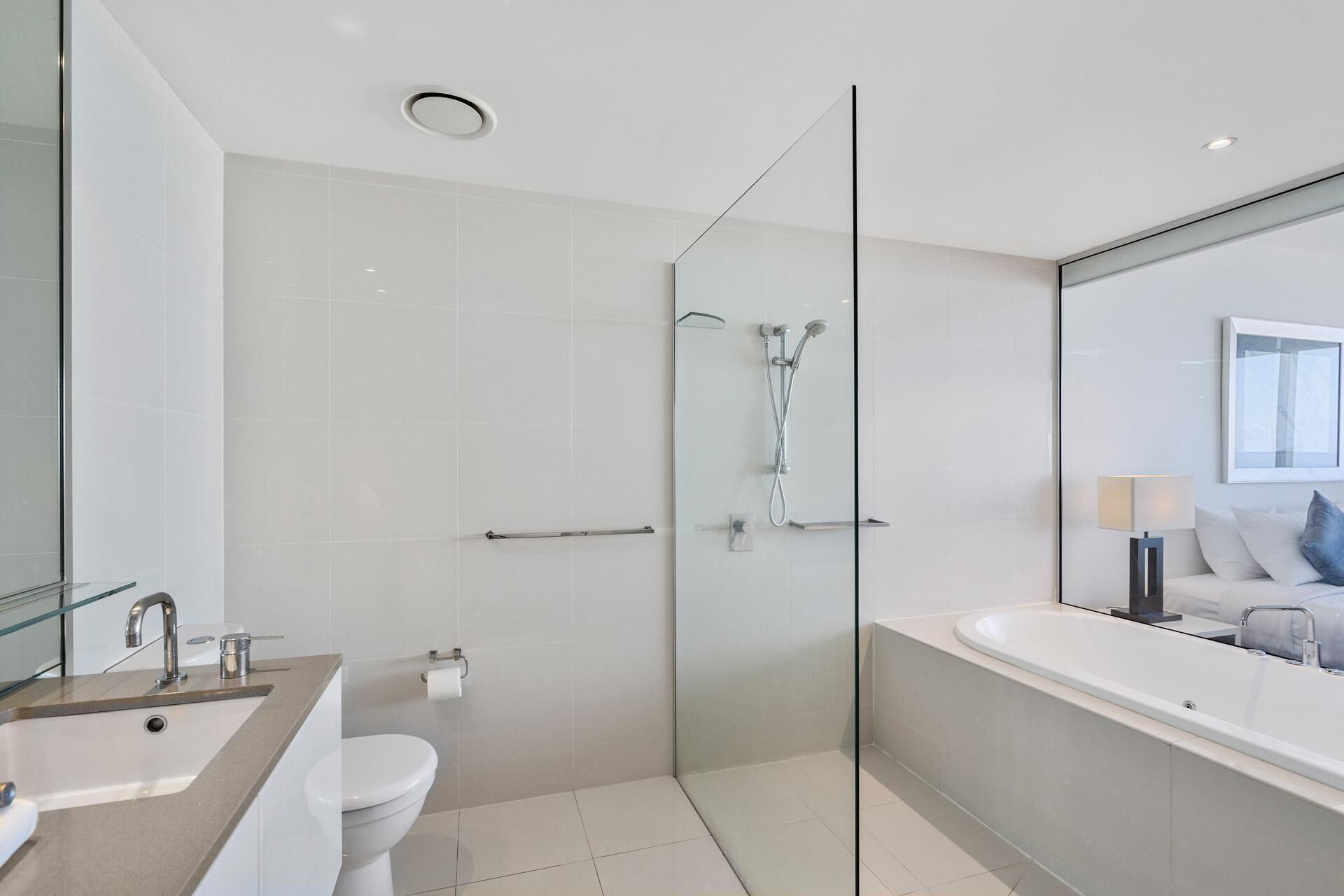 2 Bedroom Ocean View High Floor Family Unit — image 17