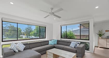 5 BEDROOM BEACH HOUSE WITH INGROUND POOL