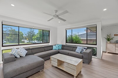 5 BEDROOM BEACH HOUSE WITH INGROUND POOL