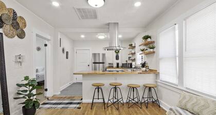 Downtown beautiful cozy home just off I-10