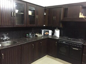 Basic House | Dapur peribadi | Alat memasak/pinggan mangkuk/perkakas dapur