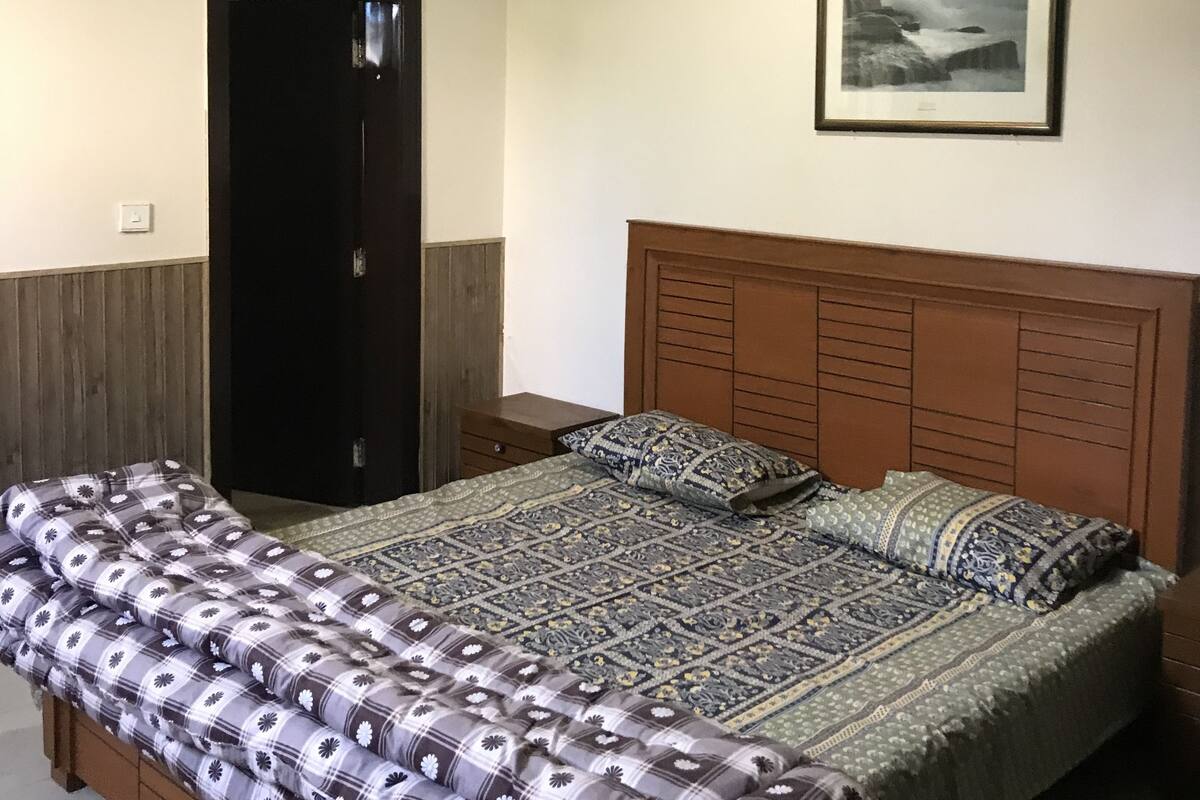 Basic Single Room | Free WiFi