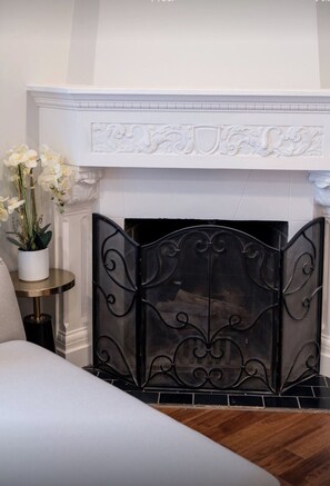 Interior - Stylish Studio in SF(Bart/muni) (SF)