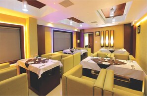 Food and drink - Hotel Malayattoor Residency (Aluva)