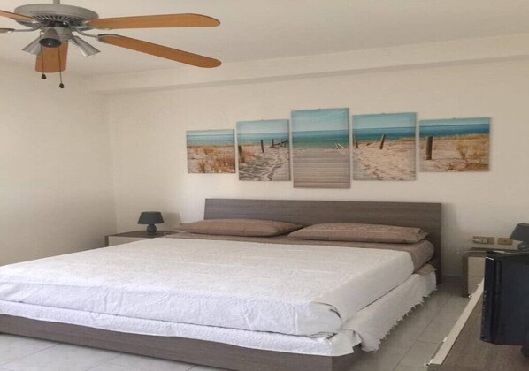 2 Schlafzimmer, Bügeleisen/Bügelbrett, Bettwäsche