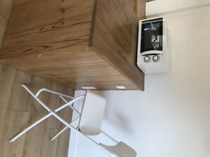 1 chambre, fer et planche à repasser, Wi-Fi, draps fournis