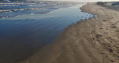 Schöne 2bed / 2bath Wohnung! Strand, Pool und Fischteich zu Fuß erreichbar!