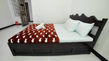 Desk, bed sheets