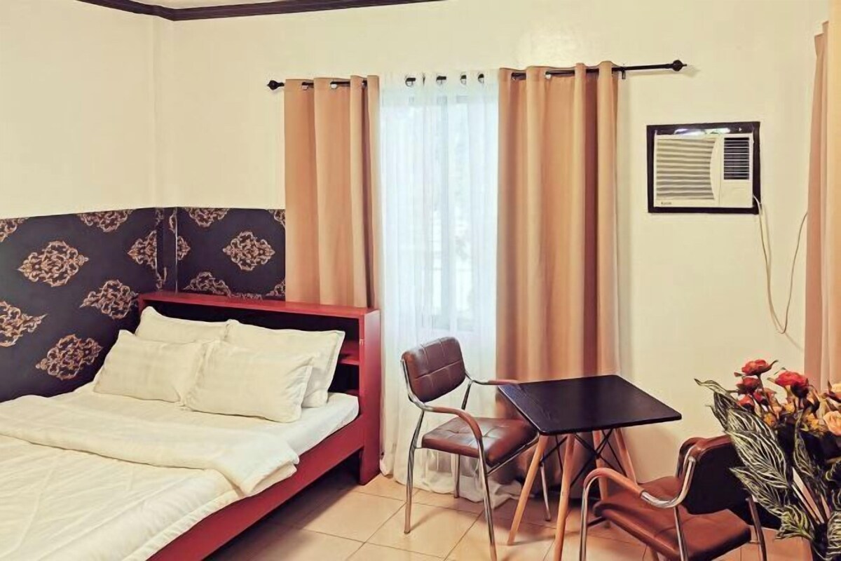 Desk, bed sheets