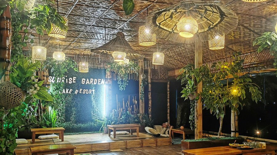 Sunrise Garden Lake Resort