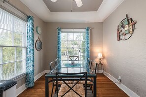 تناول الطعام