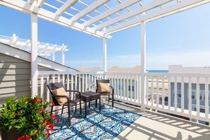 Property grounds - 30 Days or more Beautiful Oceanfront 3BD Duplex Near JFK, Subway & Ferry to NYC (Arverne)