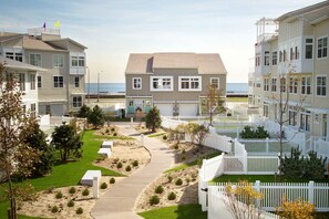 Property grounds - 30 Days or more Beautiful Oceanfront 3BD Duplex Near JFK, Subway & Ferry to NYC (Arverne)