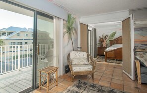 Unclassified image, 3 of 38, button