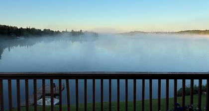 Accueil au bord du lac en Alaska - Vues épiques, hydravions, prÚs de la ville