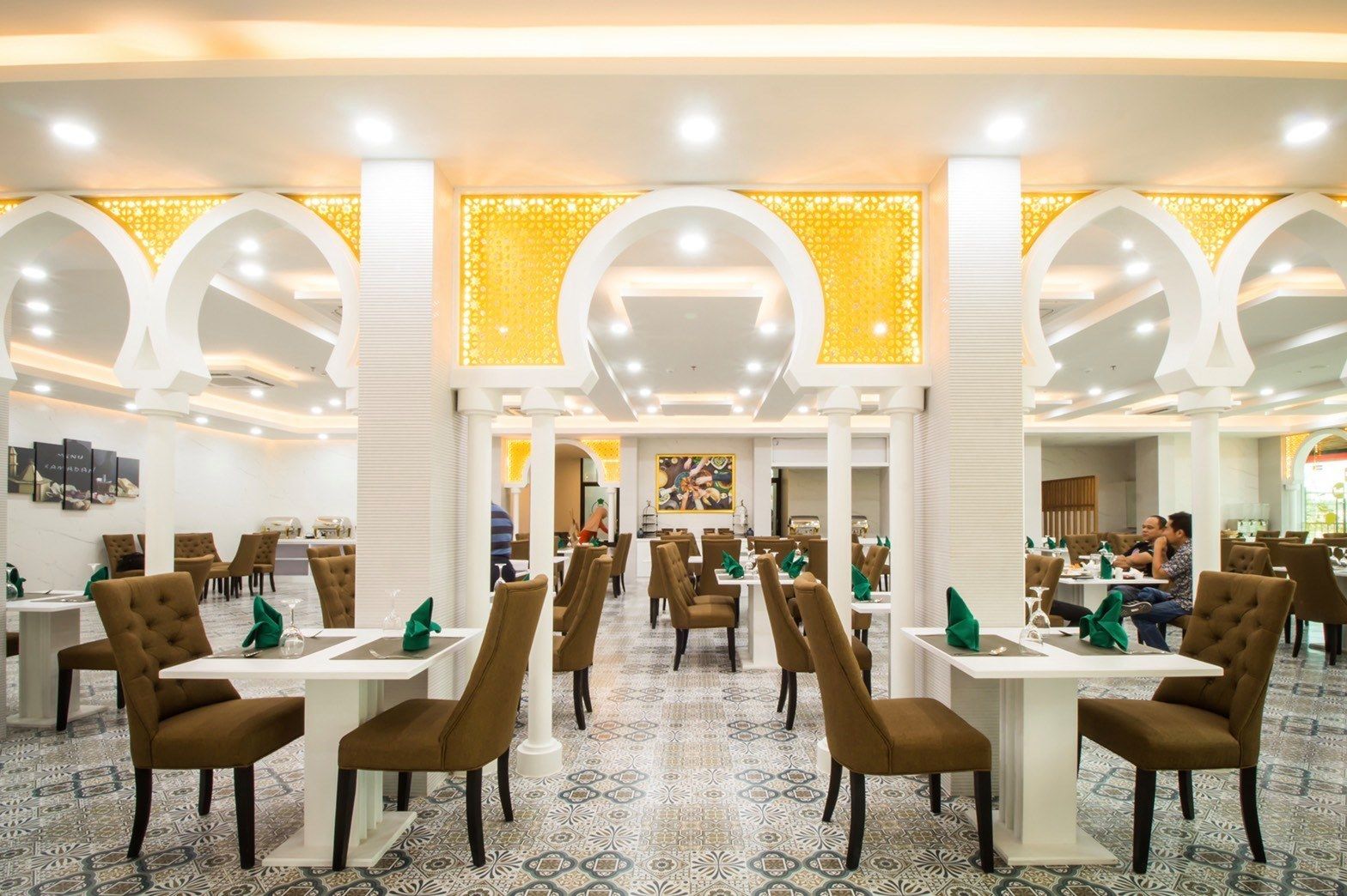 daily buffet breakfast (thb 700 per person)