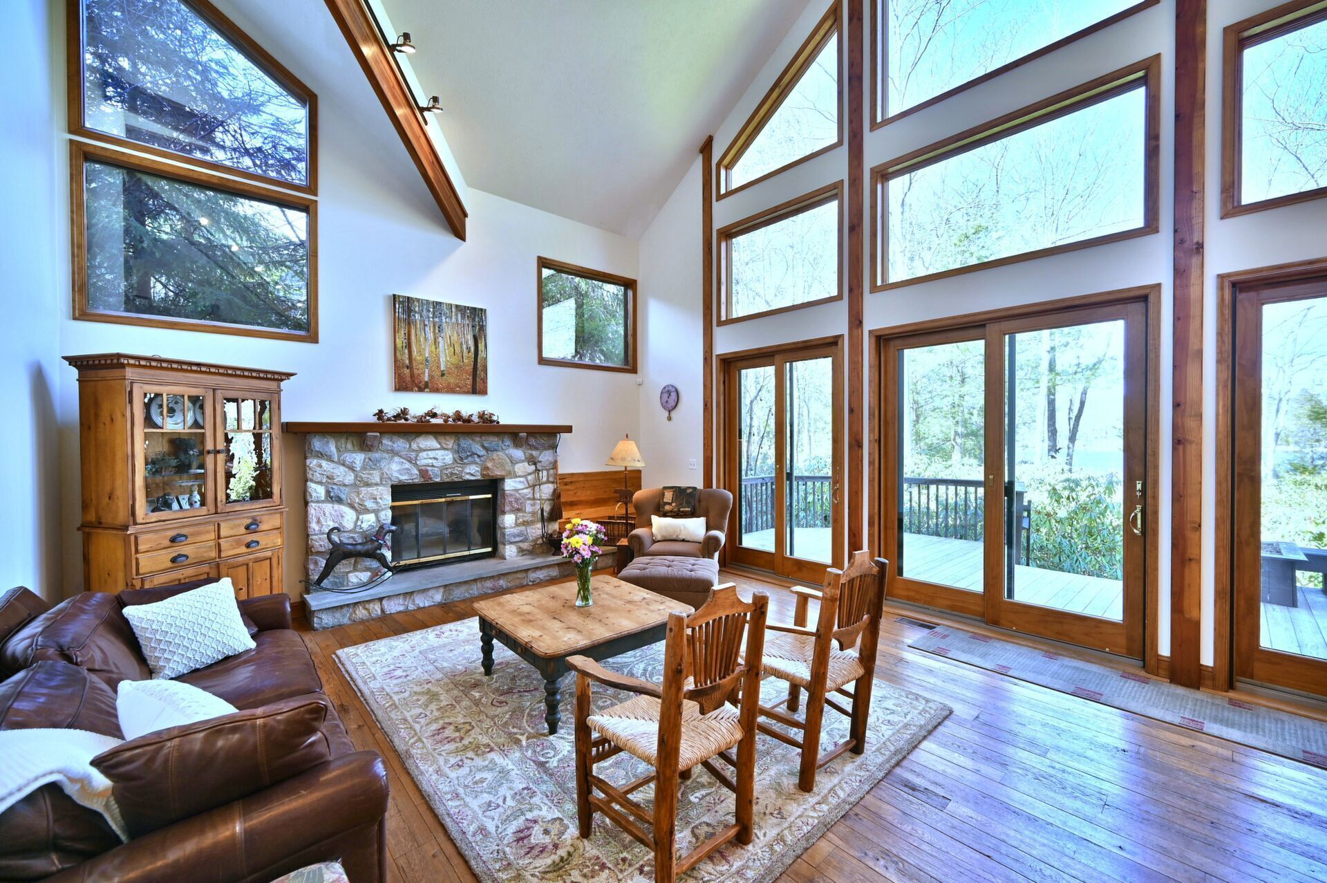 #1 Ranked Lake Naomi LAKEFRONT 5 Star Gorgeous Soaring ceilings, ScatterJoy