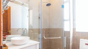 Bathroom - Cherry House Dalat (Lam Vien - Da Lat)