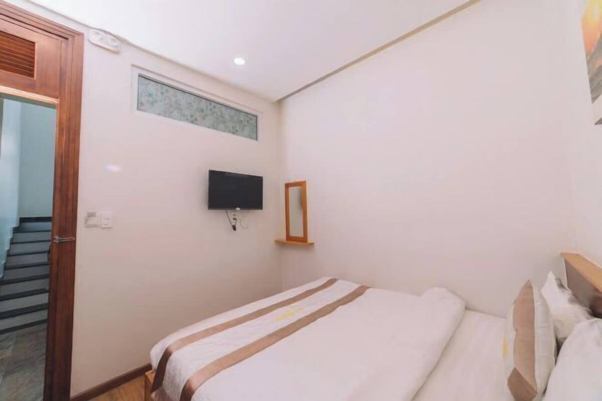 Premium bedding, memory foam beds, desk, laptop workspace