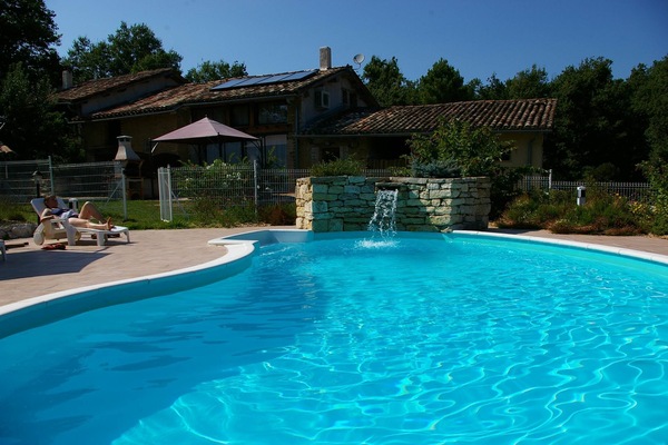 Le gite vu de la piscine -