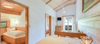 Dreamlike apartment "Hochalm" with Balcony, Garden & Wi-Fi