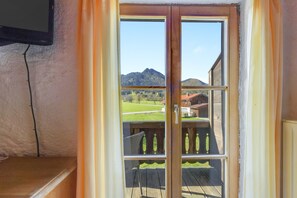 Interior - Dreamlike apartment "Hochalm" with Balcony, Garden & Wi-Fi (Lenggries)