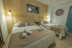 4 bedrooms, desk, soundproofing, iron/ironing board