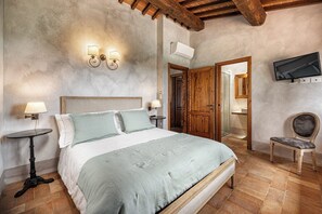 5 habitaciones, escritorio, tabla de planchar con plancha y wifi gratis