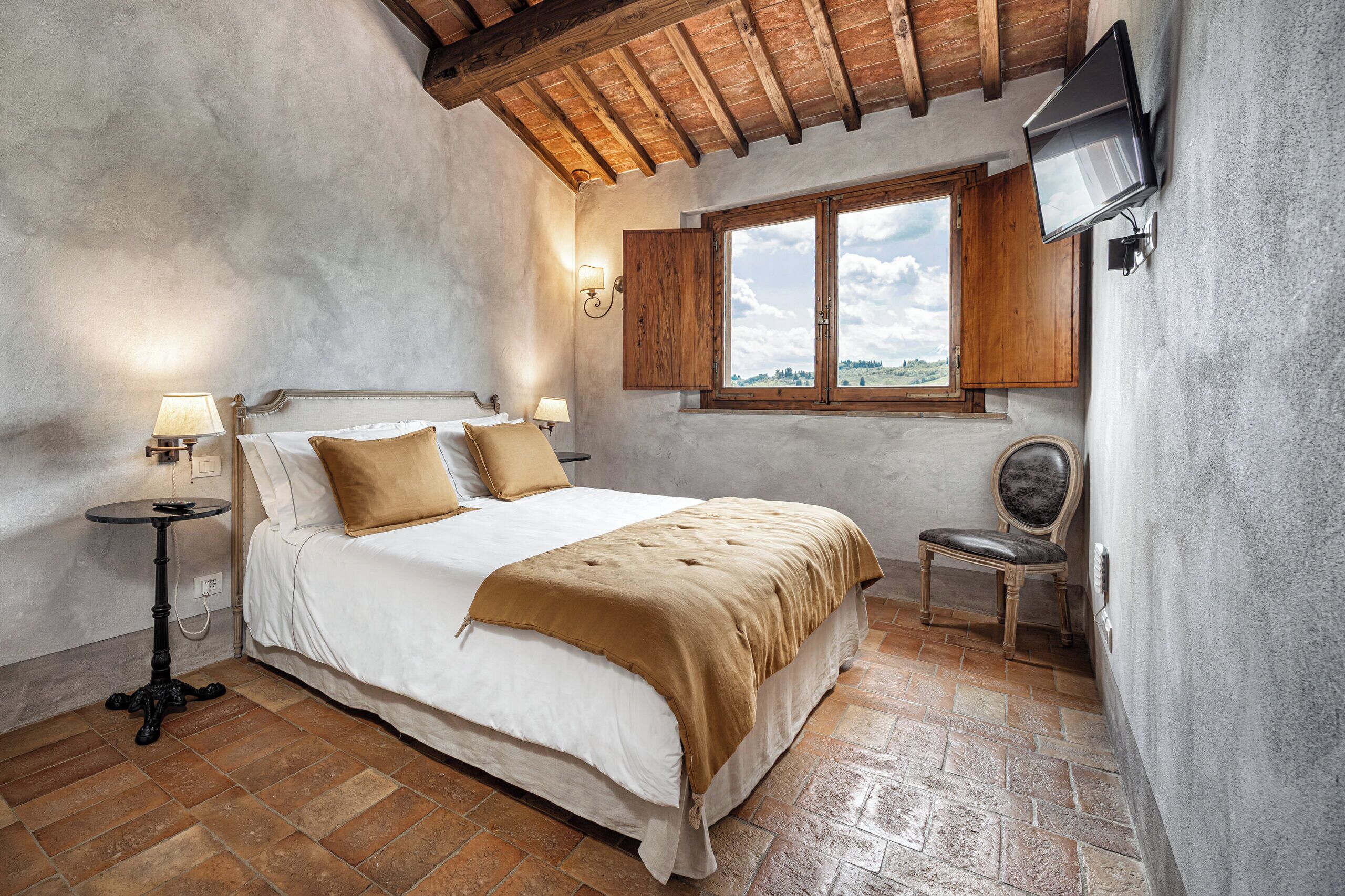 5 habitaciones, escritorio, tabla de planchar con plancha y wifi gratis 